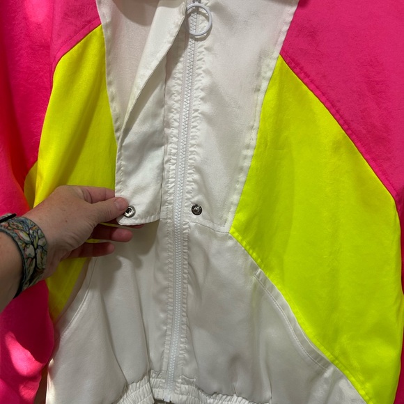 Puma Tailored for Style Windbreaker 80’s colors White Neon Pink Yellow Womens XL - Picture 4 of 7